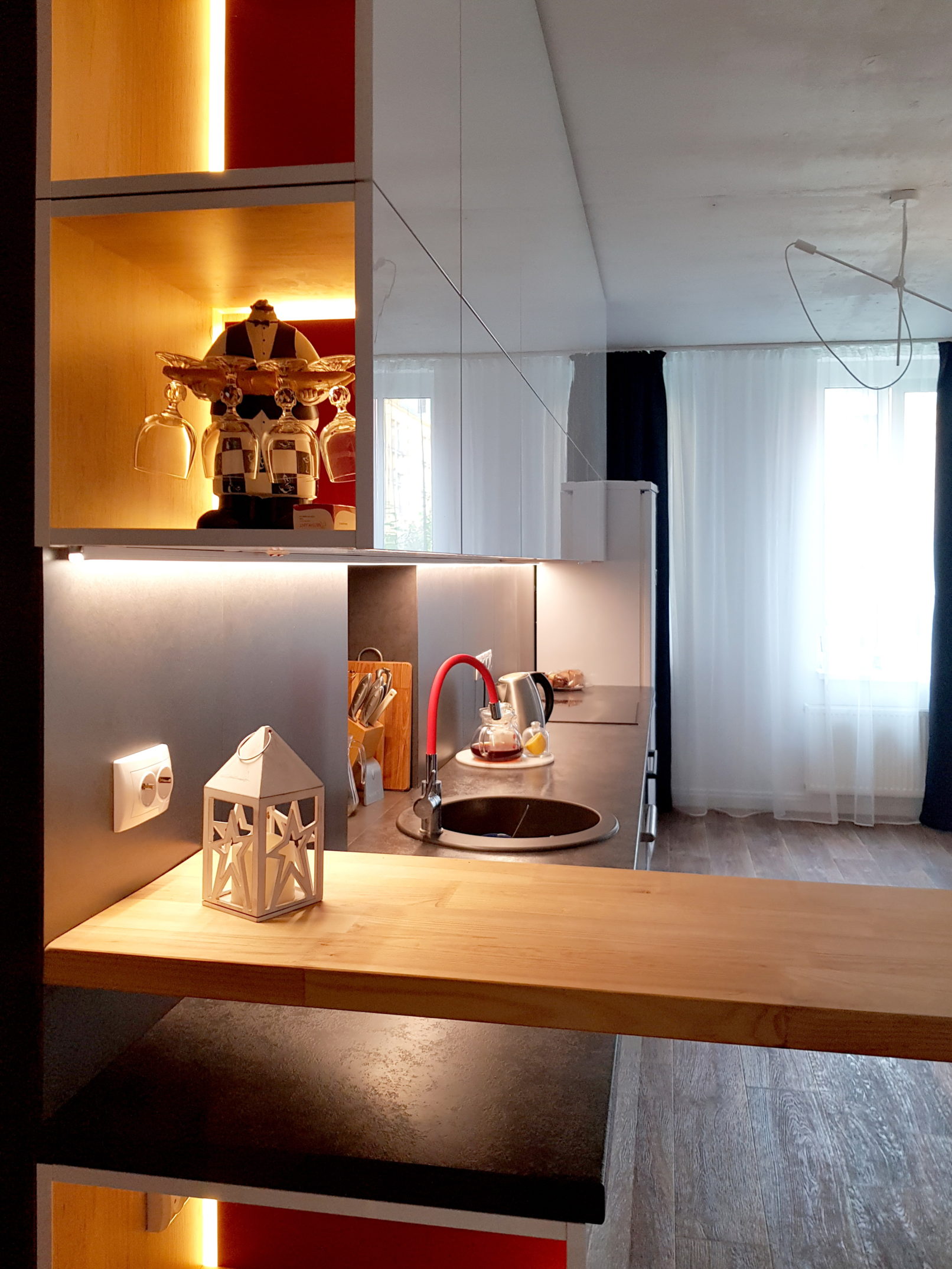 красная кухня