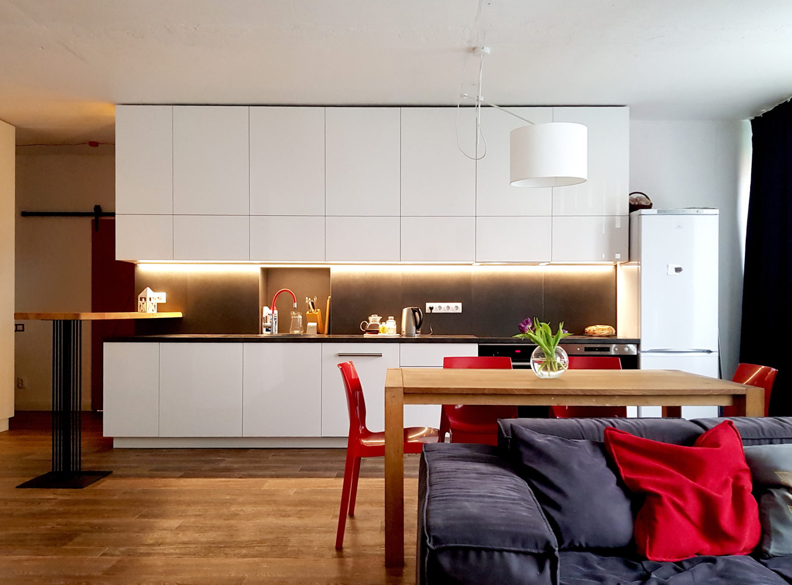 красная кухня