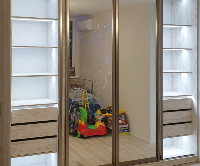 підсвітка у шафі купе