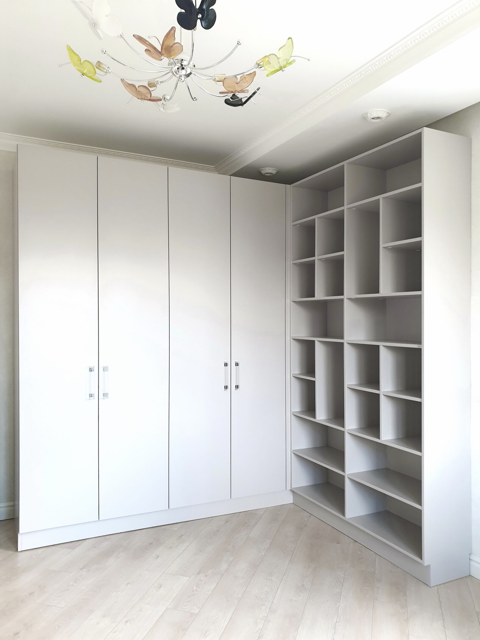 кутова шафа-стелаж