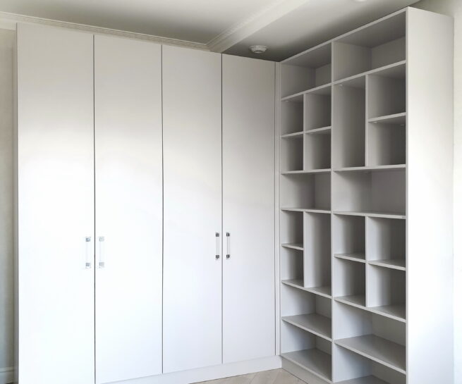 кутова шафа-стелаж