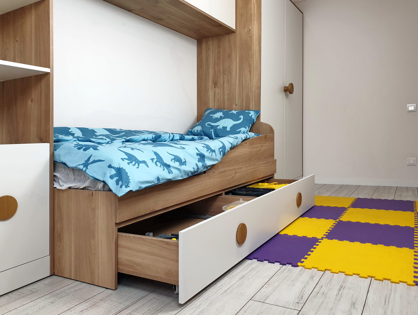 кровать в детскую