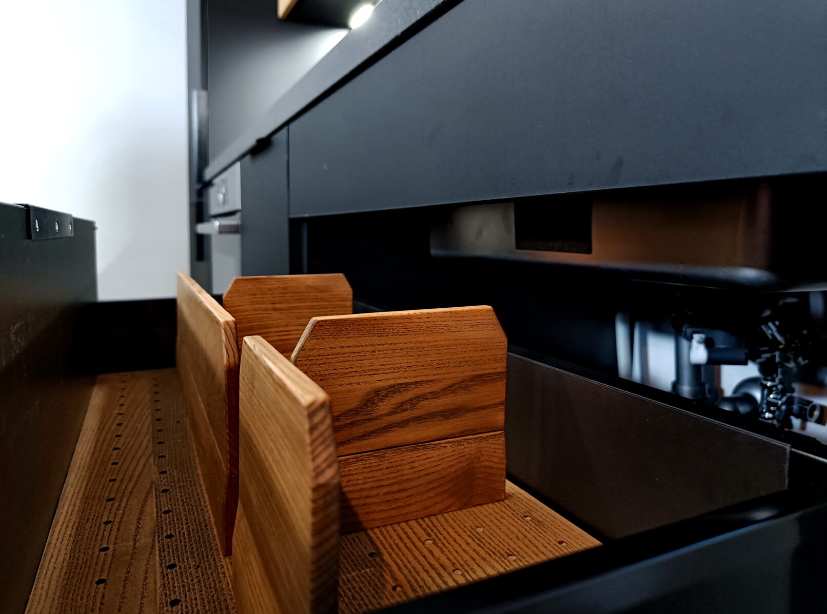 Деревянный лоток