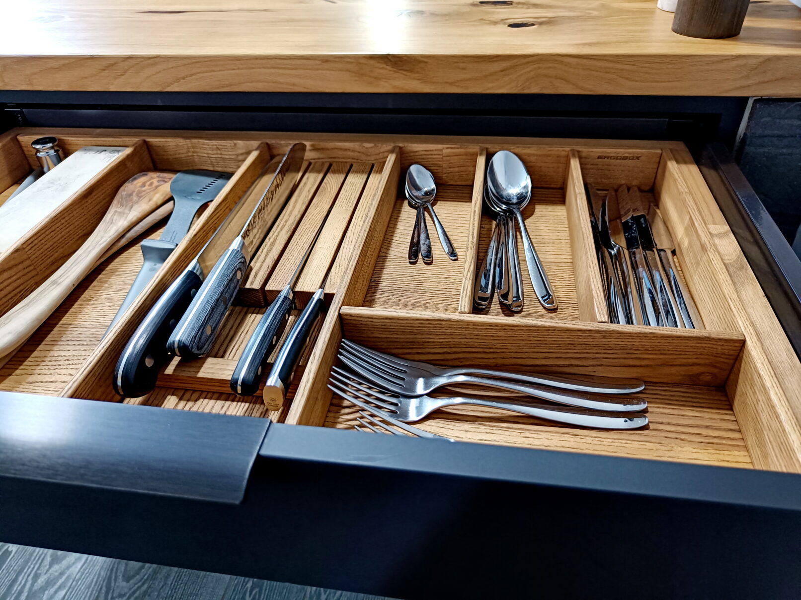 Деревянный органайзер