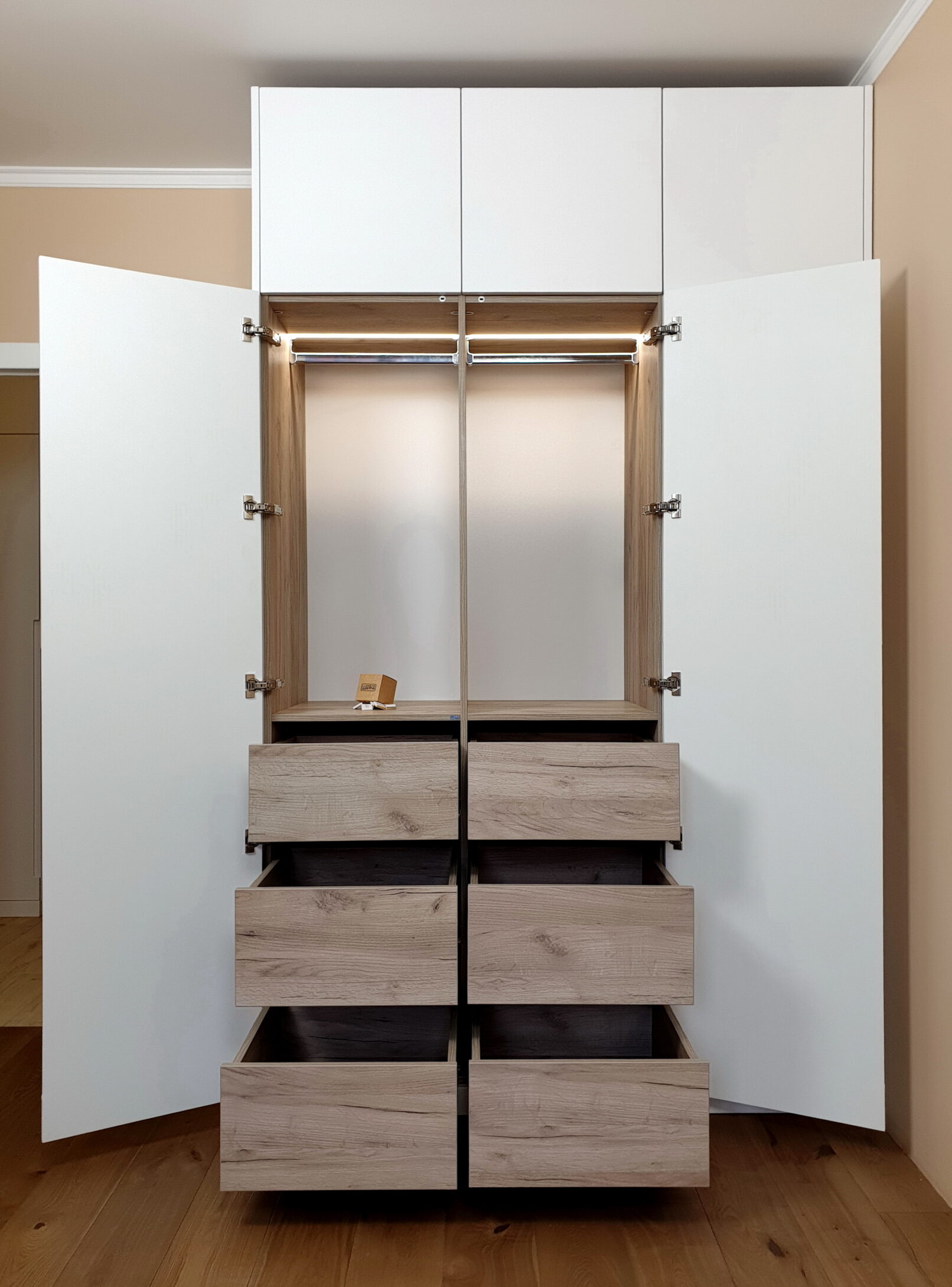 шафа на замовлення