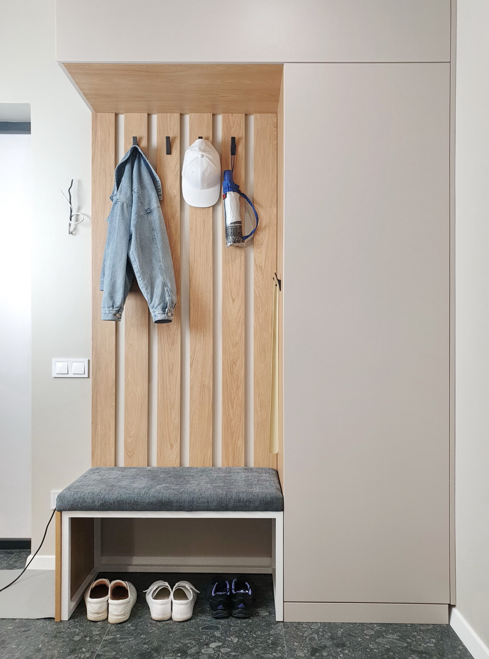 Сучасний передпокій на замовлення