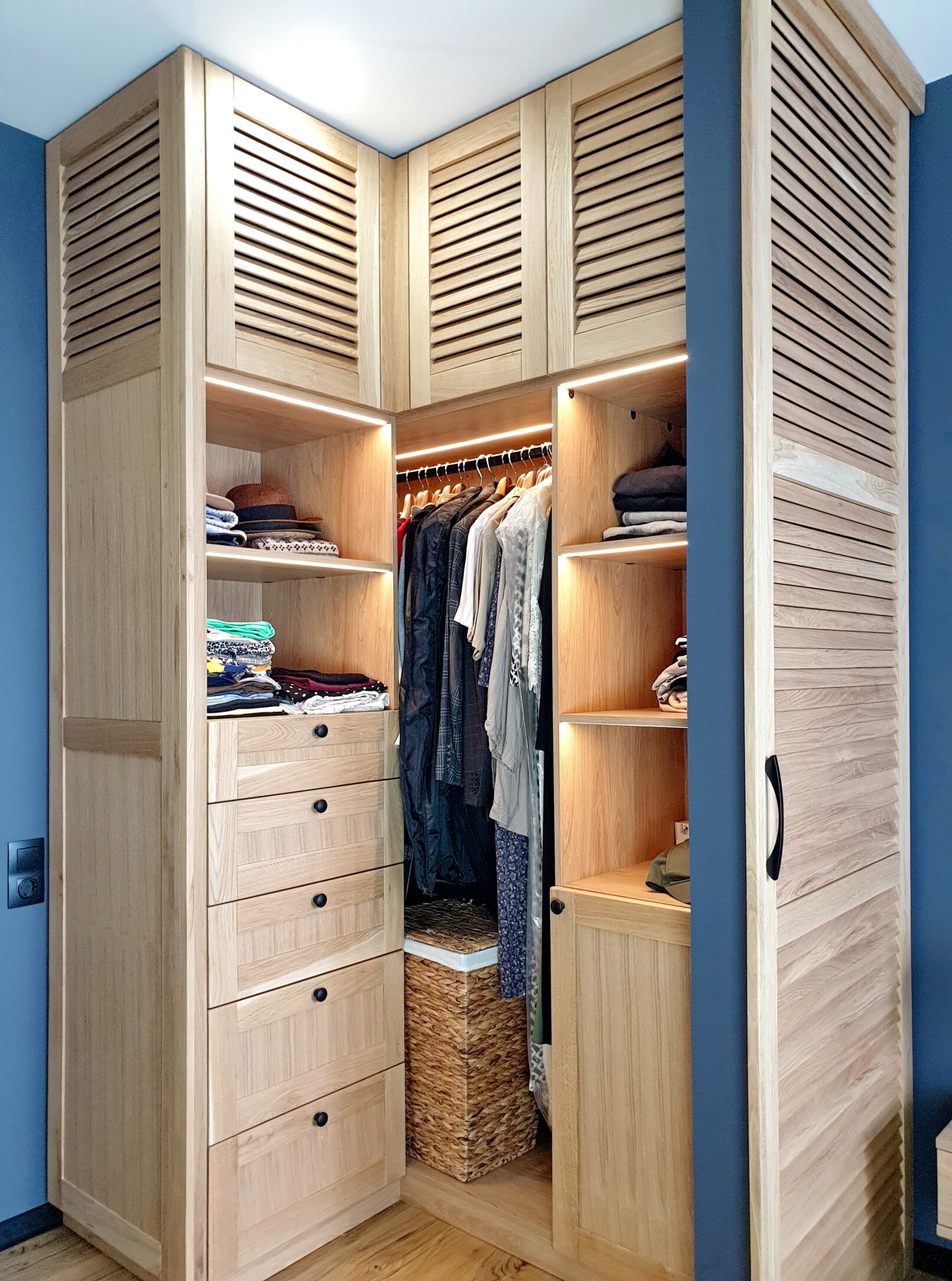 Гардеробні кімнати на замовлення