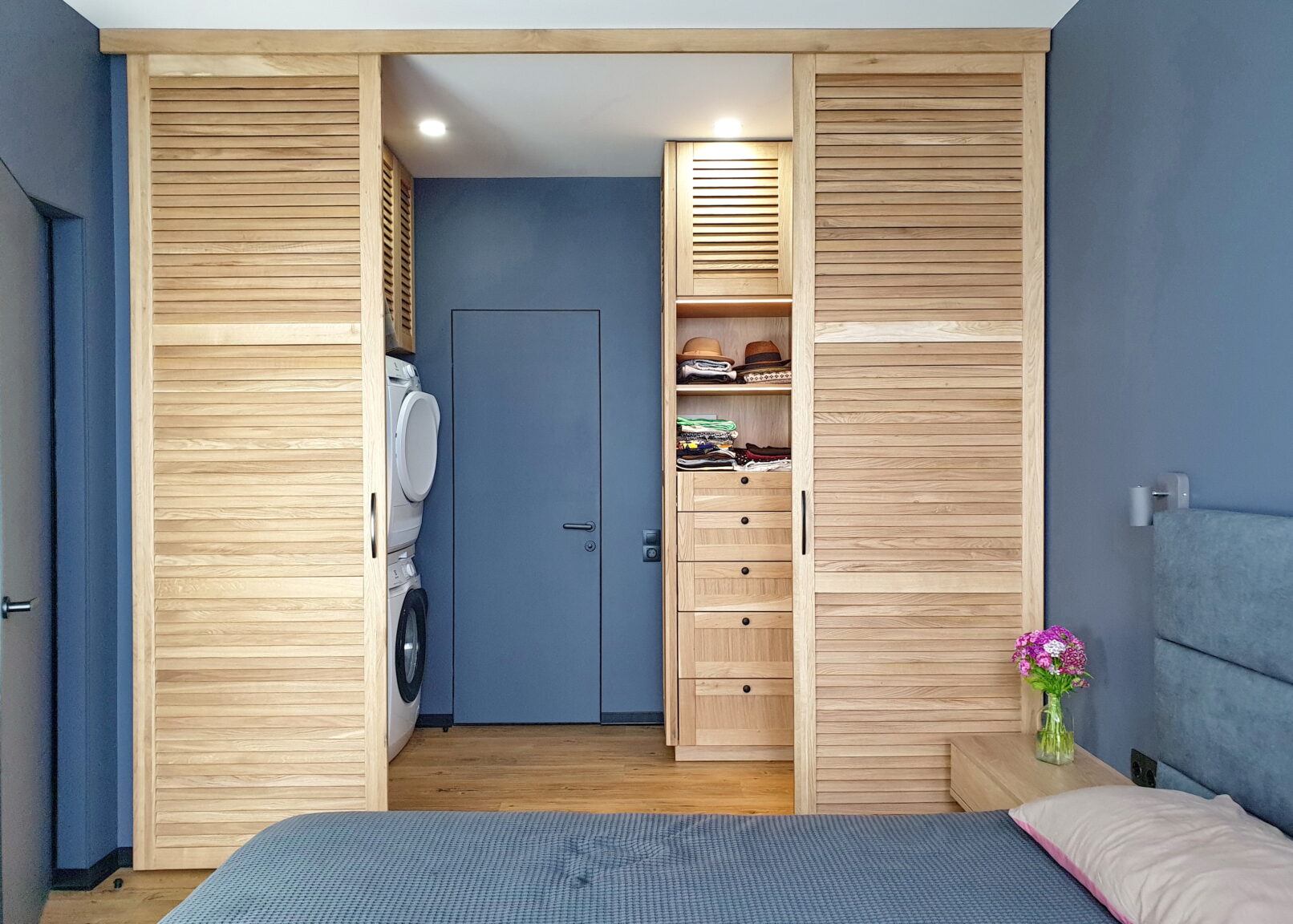 Гардеробна кімната з жалюзійними фасадами під замовлення у м. Київ.