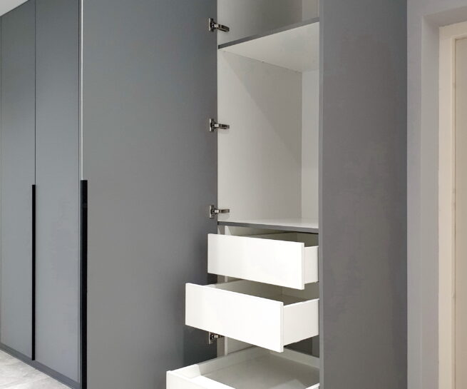 Шафа сірого кольору