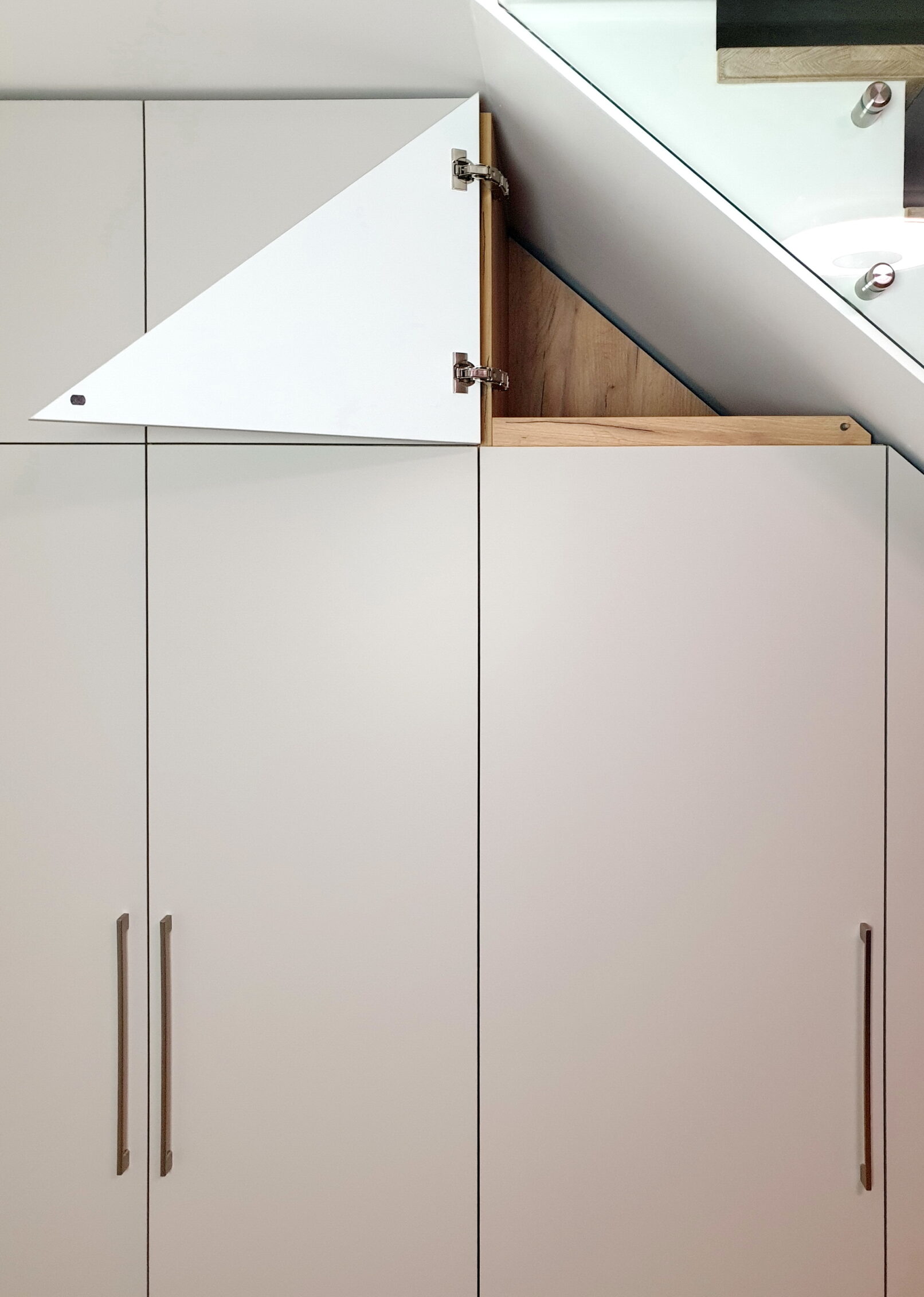 Треугольный фасад