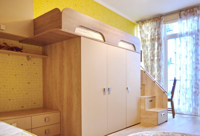 Меблі в диятчу кімнату