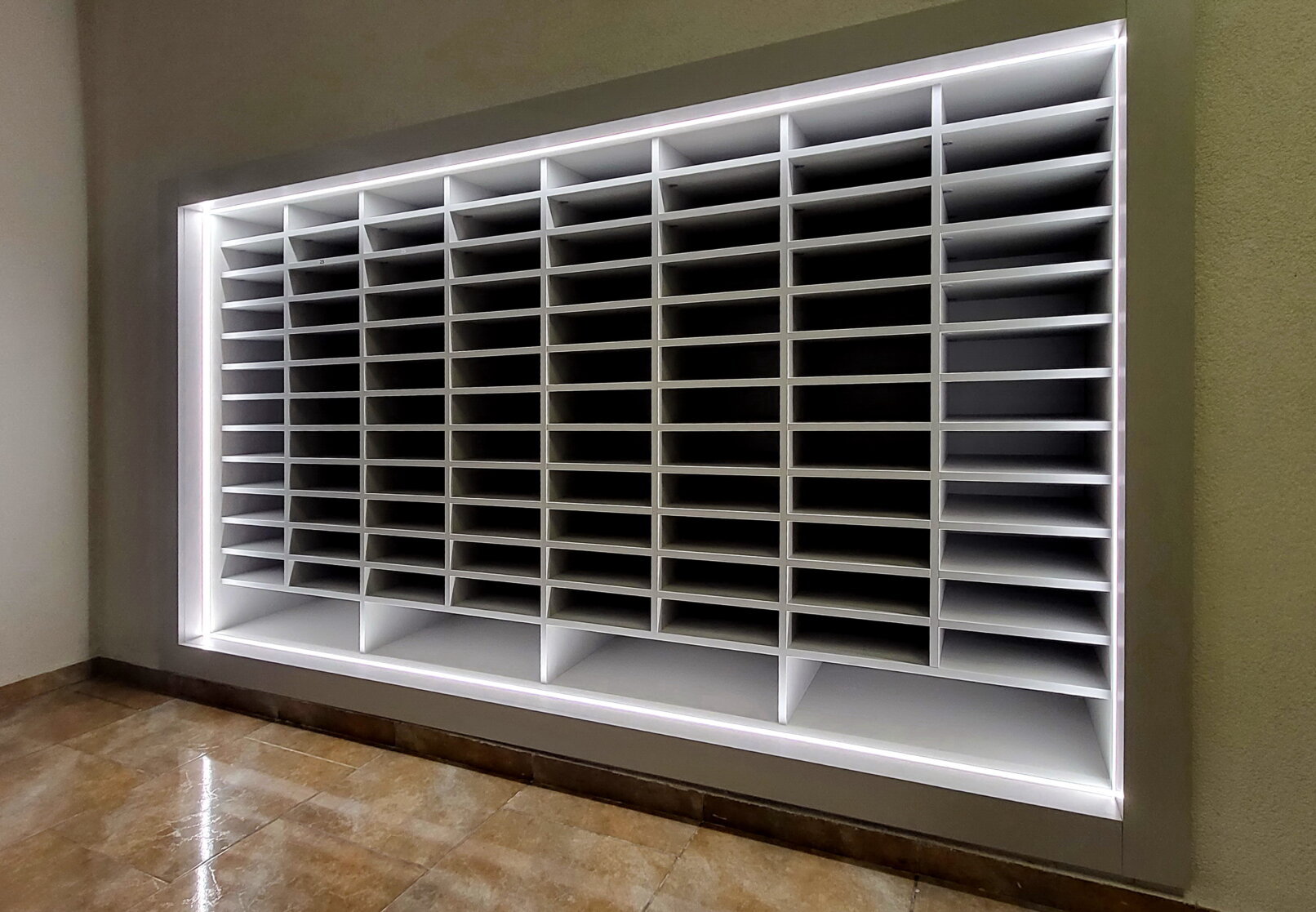 Стійка для кореспонденції