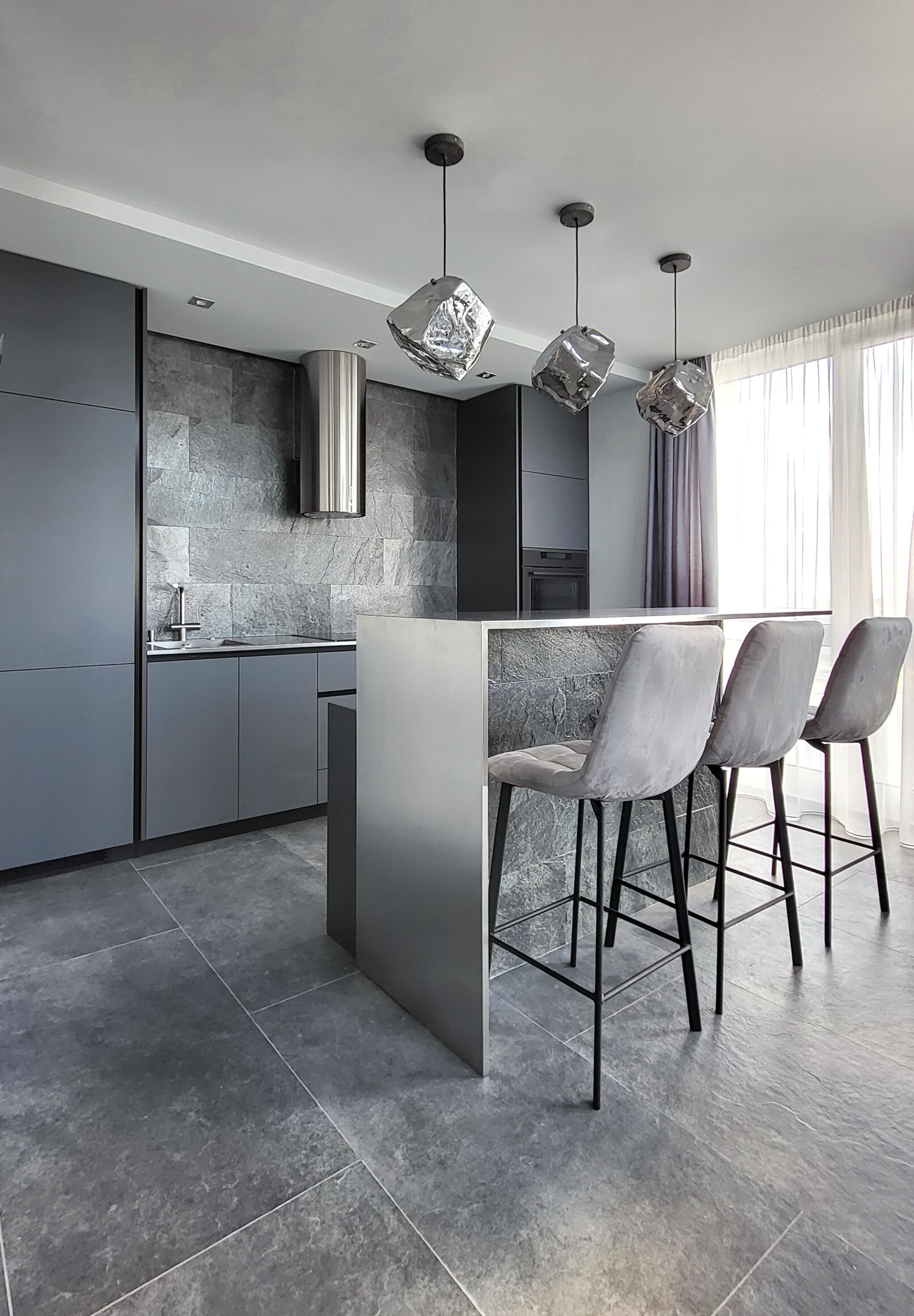 Кухня з металу з нержавіючої сталі