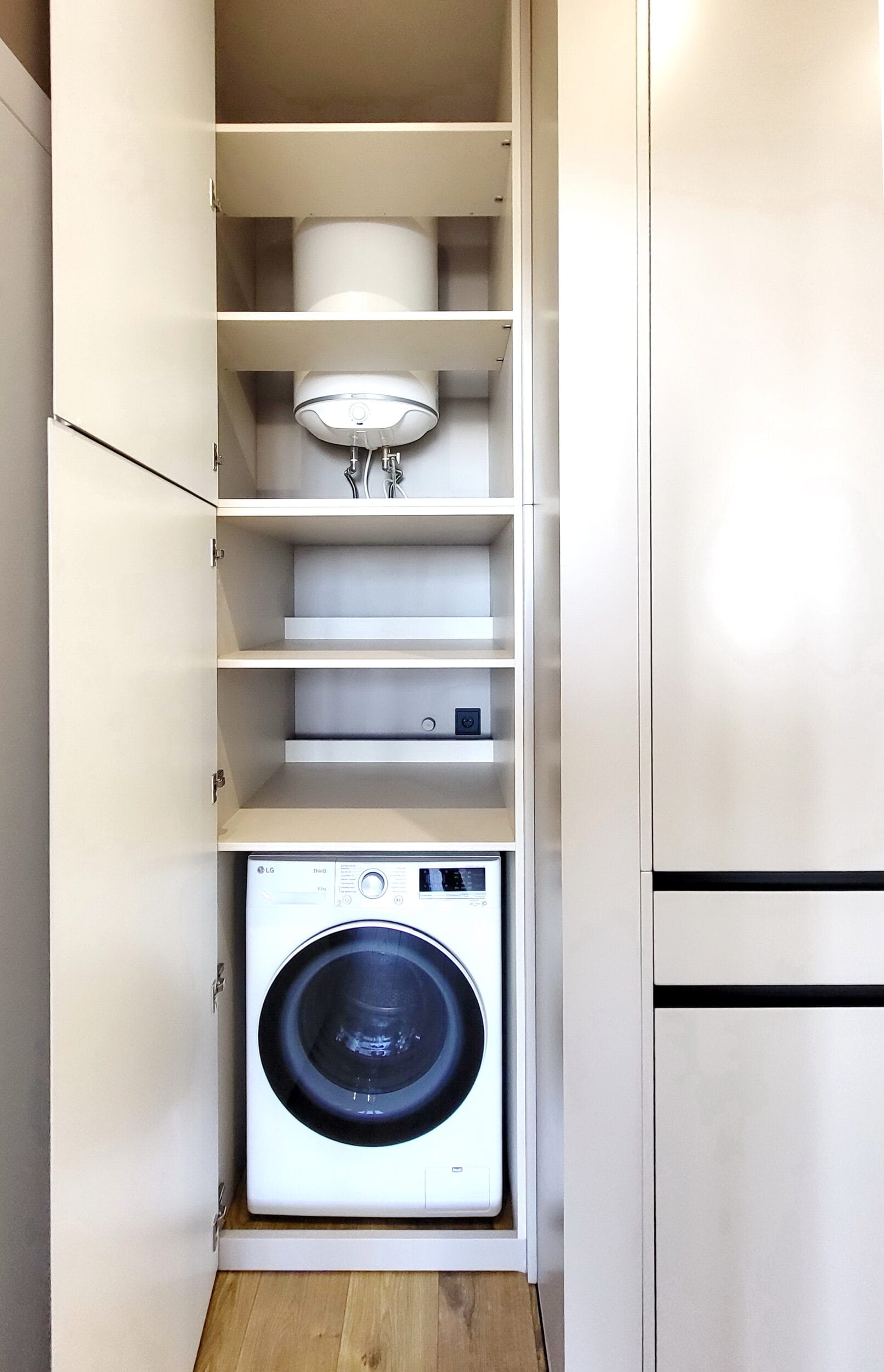 Шафа над пральною машиною