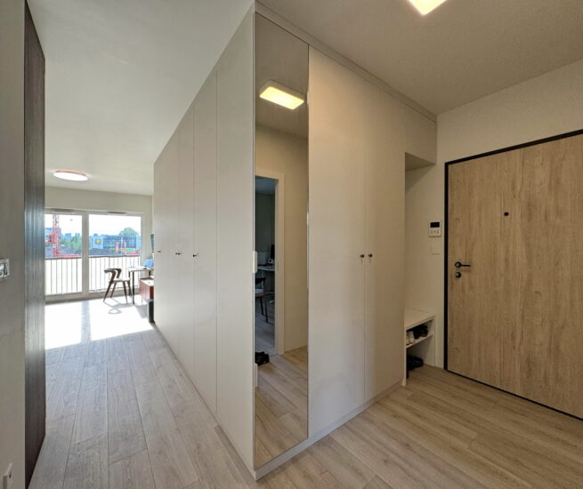 кутова шафа у вітальню