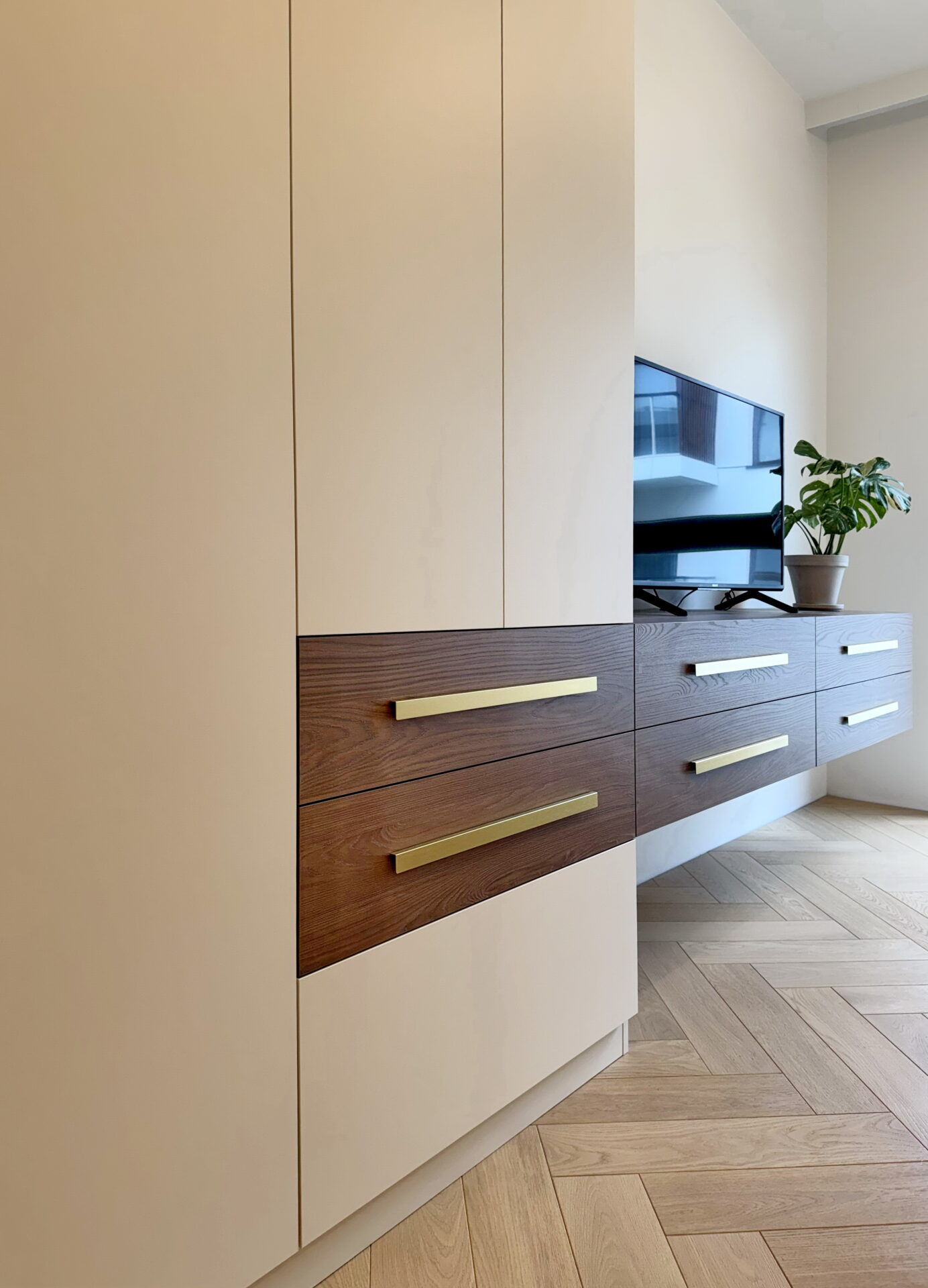 тумби під телевізор