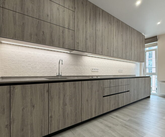 довга кухня дизайн