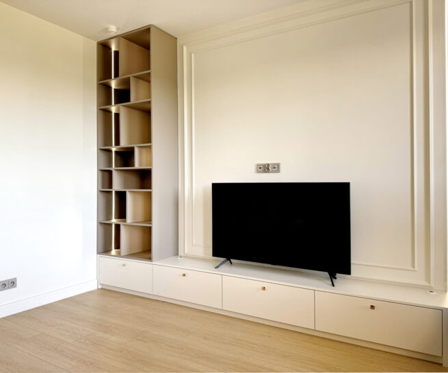 комод під ТВ